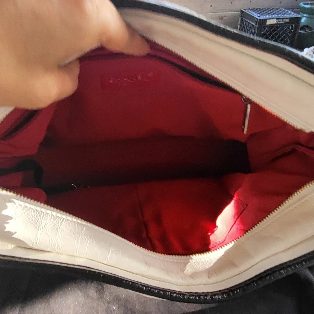 Chanel gabrielle hobo crossbody - Picture 6 of 10